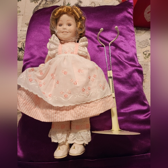 Shirley Temple porcelain doll (Ltd Ed - Numbered) - Picture 2 of 12
